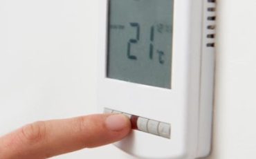 Regulation of Heat Networks